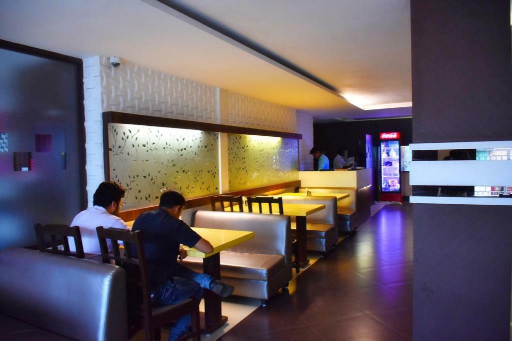 Capital O Kabita Guest House Near Acropolis Mall Kalkutta Exterior foto