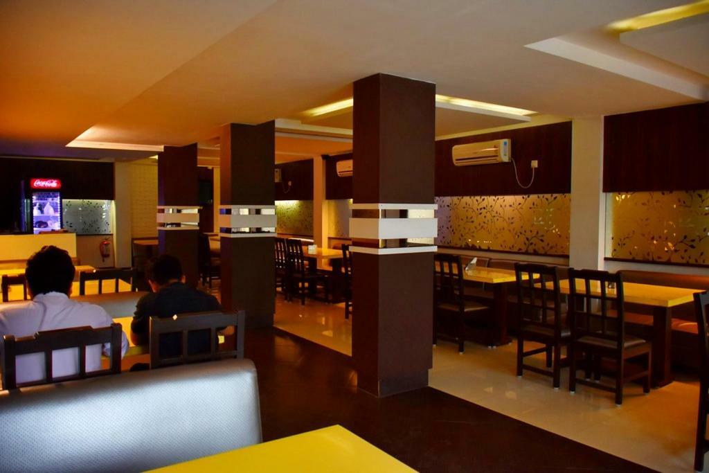 Capital O Kabita Guest House Near Acropolis Mall Kalkutta Exterior foto